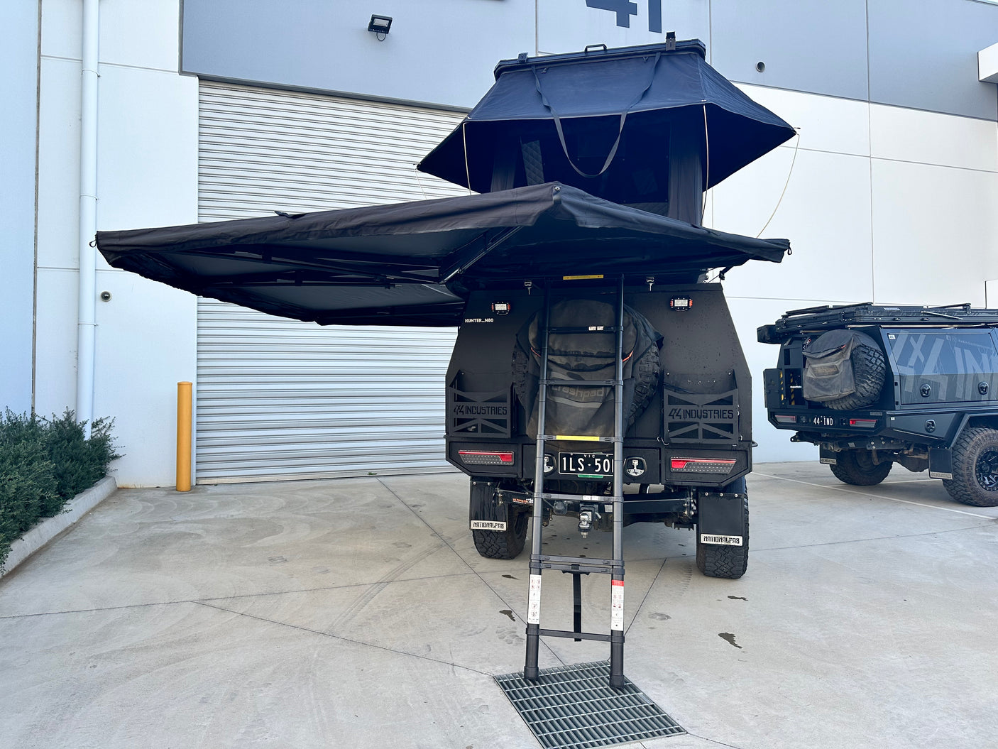270 Awning Stealth Edition With D-Zip