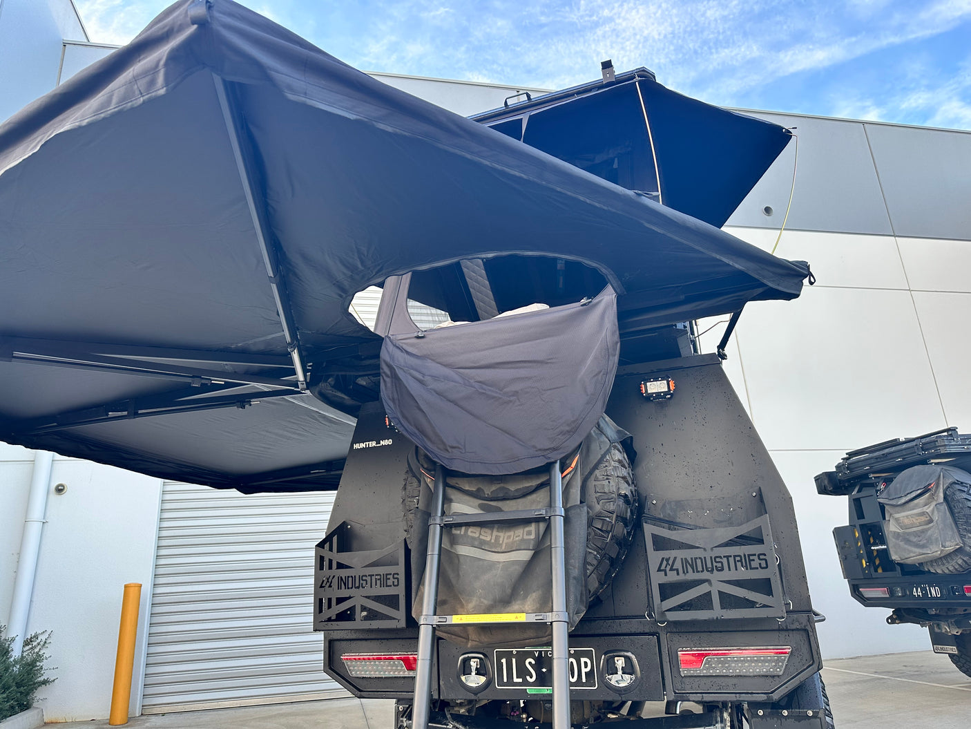270 Awning Stealth Edition With D-Zip