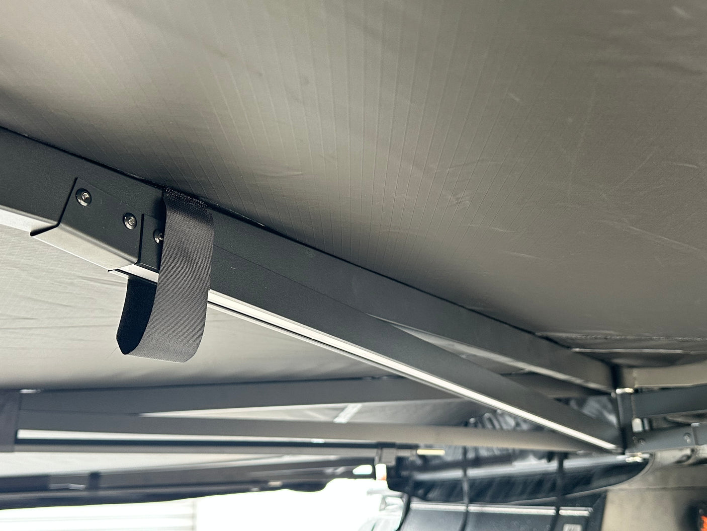 270 Awning Stealth Edition With D-Zip