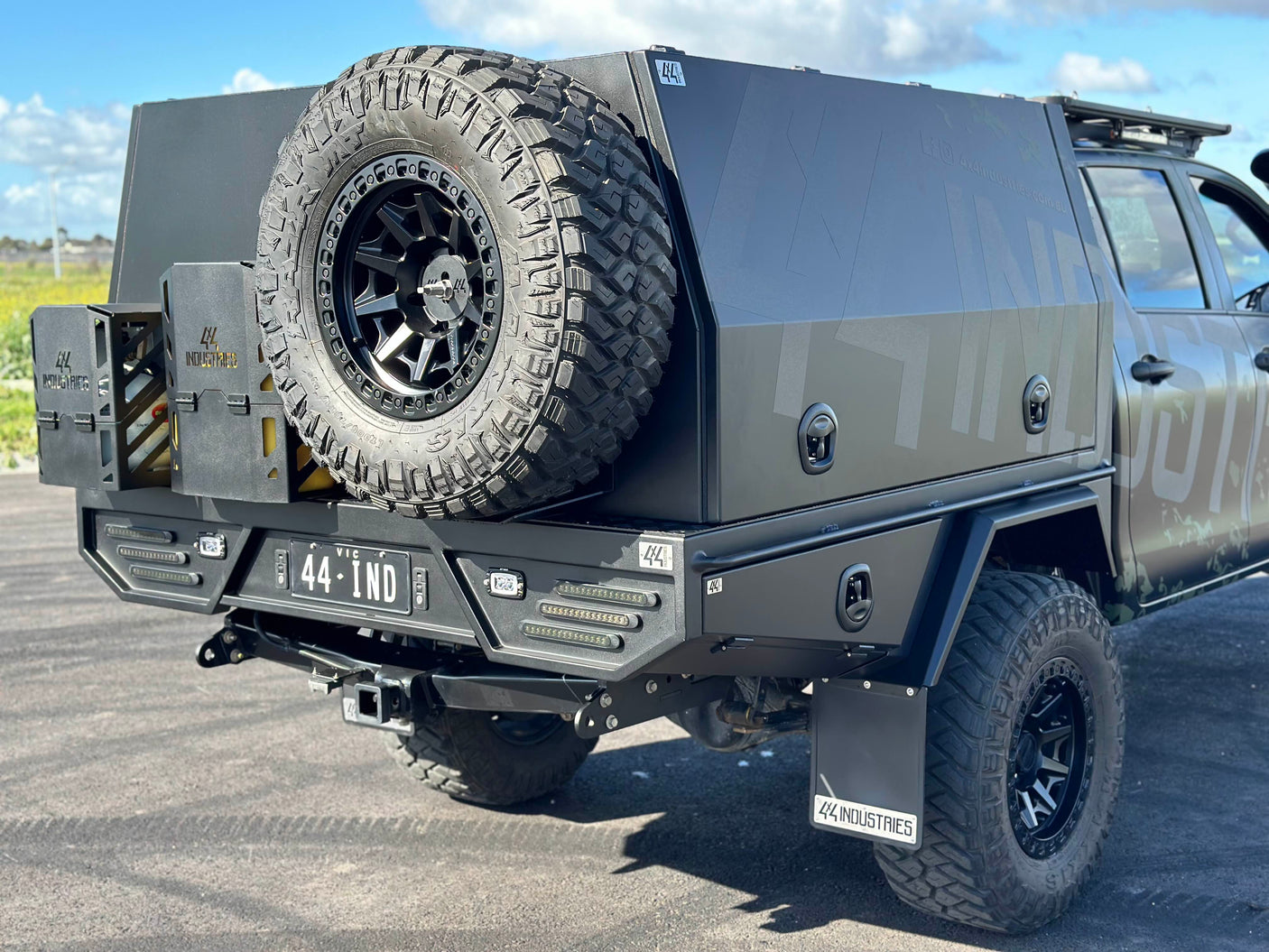 840mm Tapered Under Tray Toolbox (Pair) Black