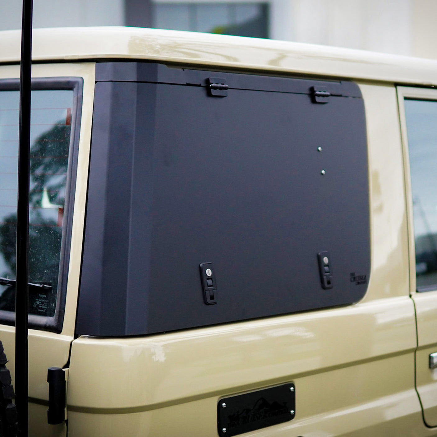 Toyota Landcruiser 76 Series Lift Up Window