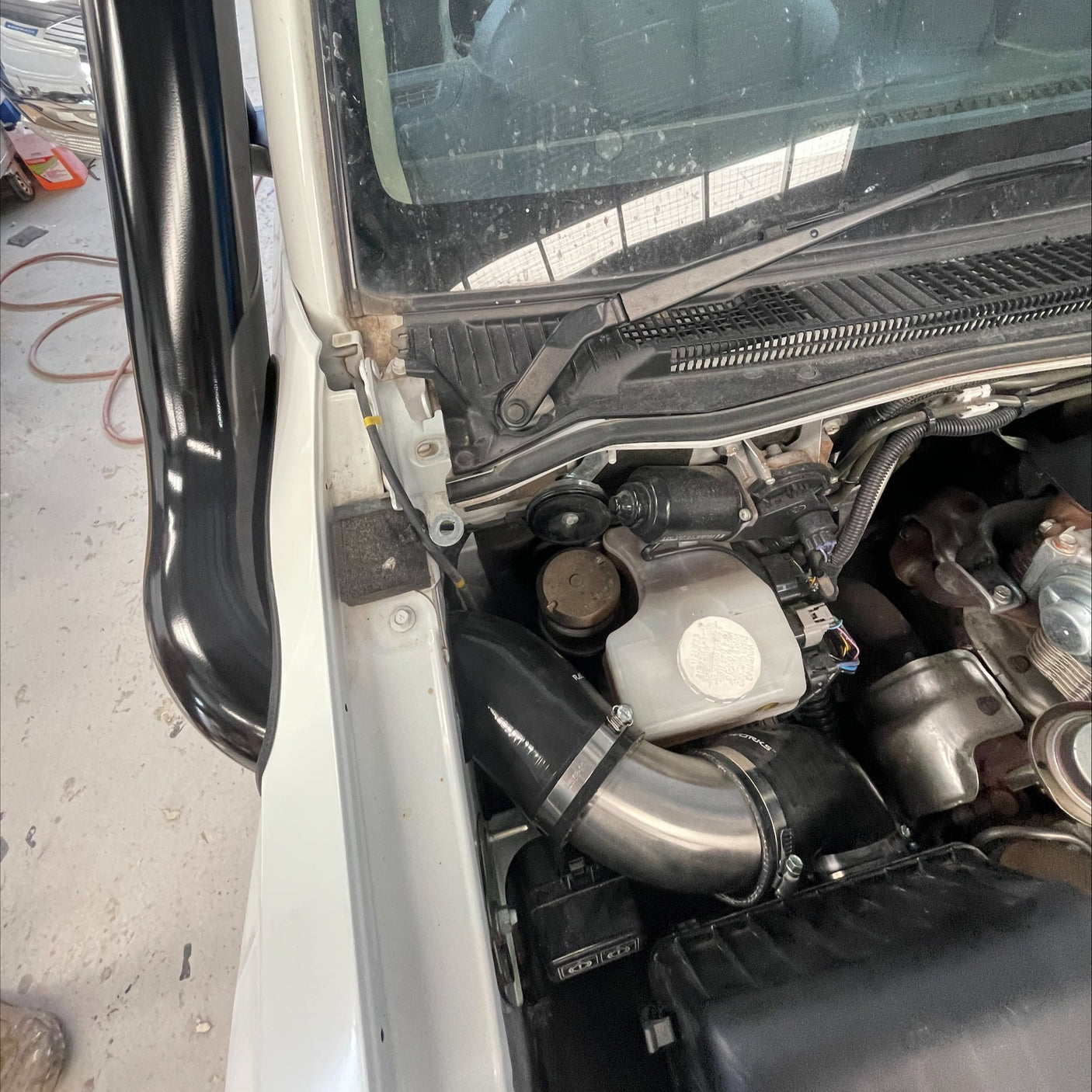 Mitsubishi Pajero V80 Gen 4 Mid Entry 4" Snorkel