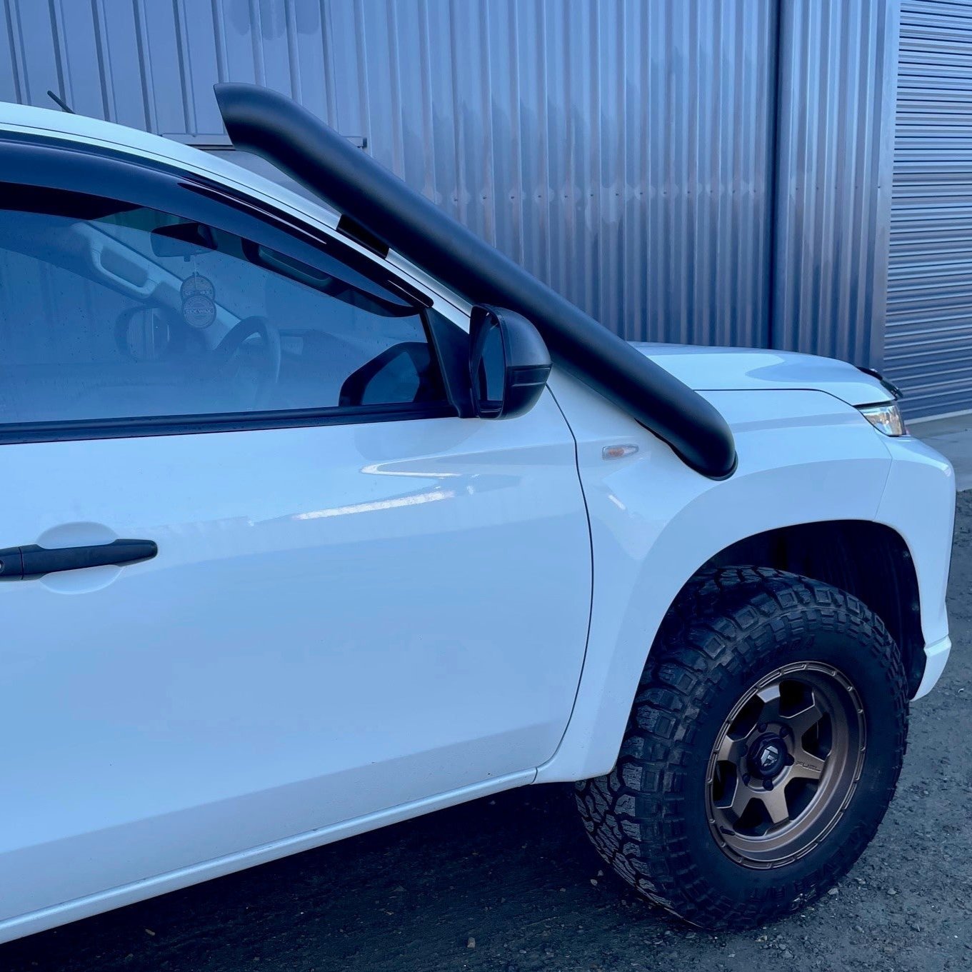 Mitsubishi Triton MR Short Entry Snorkel