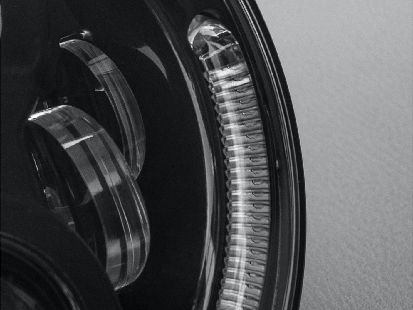 Stedi 7 Inch Carbon Black LED Headlight ( Pair )