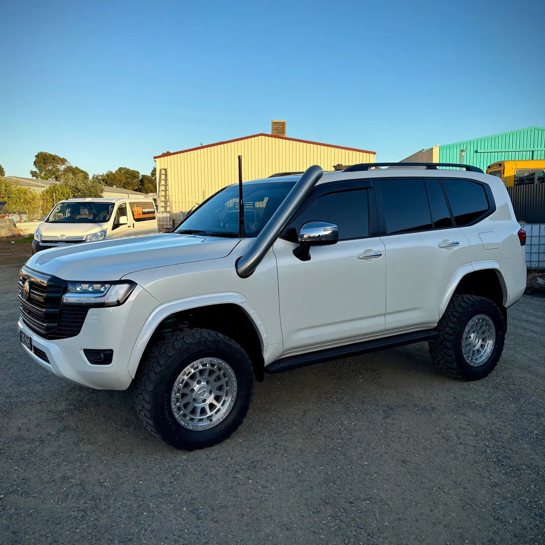 Toyota LandCruiser 300 Series 5" Short Entry Snorkel