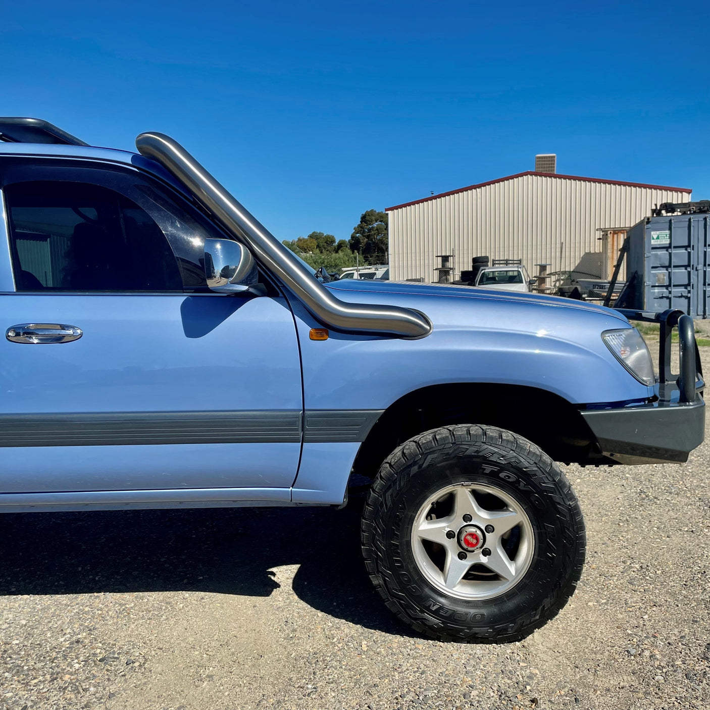 Toyota LandCruiser 100/105 Series 4" Mid Entry Snorkel