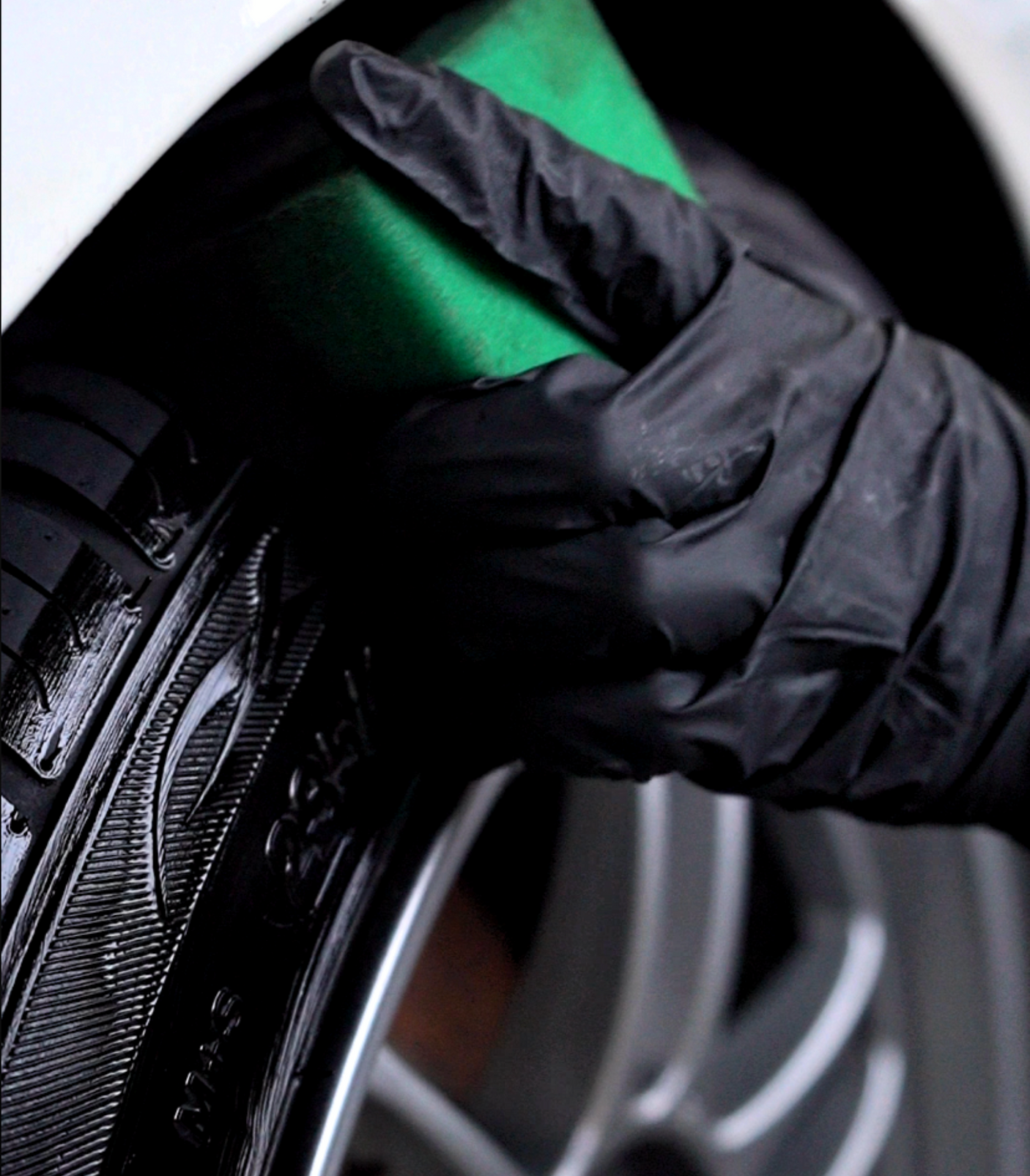 The Midnight Rubber Tyre Gel - Image 3