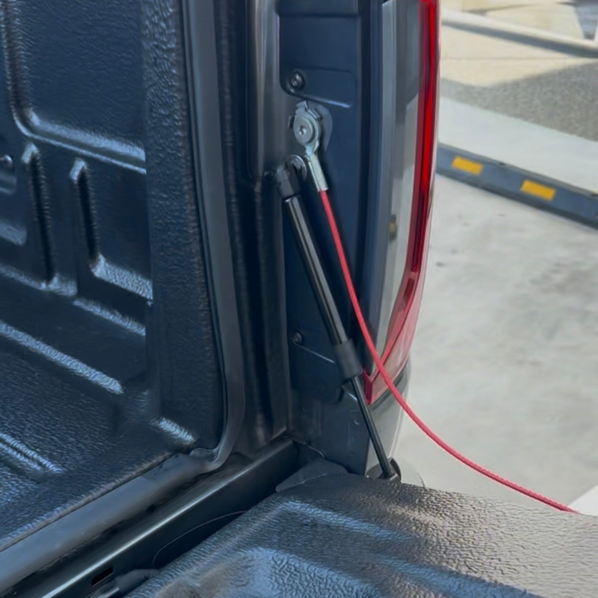Tailgate Gas Struts - Volkswagen Amarok NF 2022 - Present