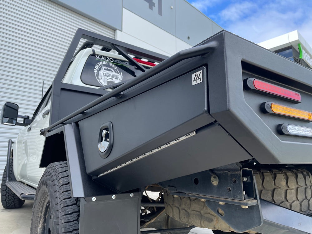Truck under deals tray tool box
